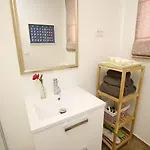Downtown 2br
