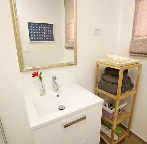 Downtown 2br