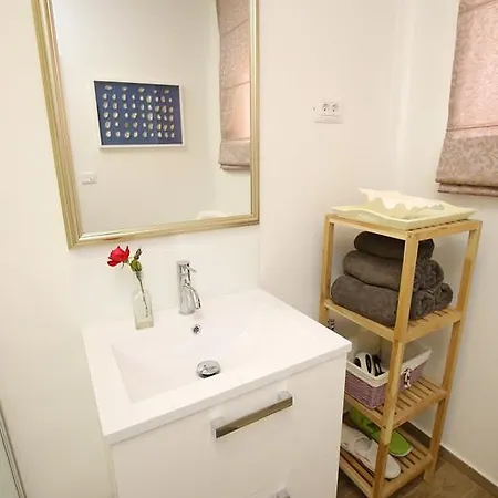 Downtown 2br