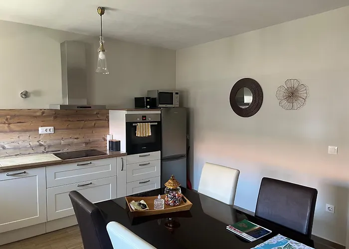 Downtown 2br * Задар